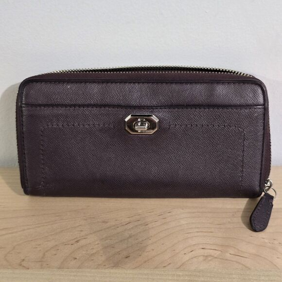 COACH - Continental Wallet - Leather Accordion Zip Around Wallet - Purple - Picture 1 of 7